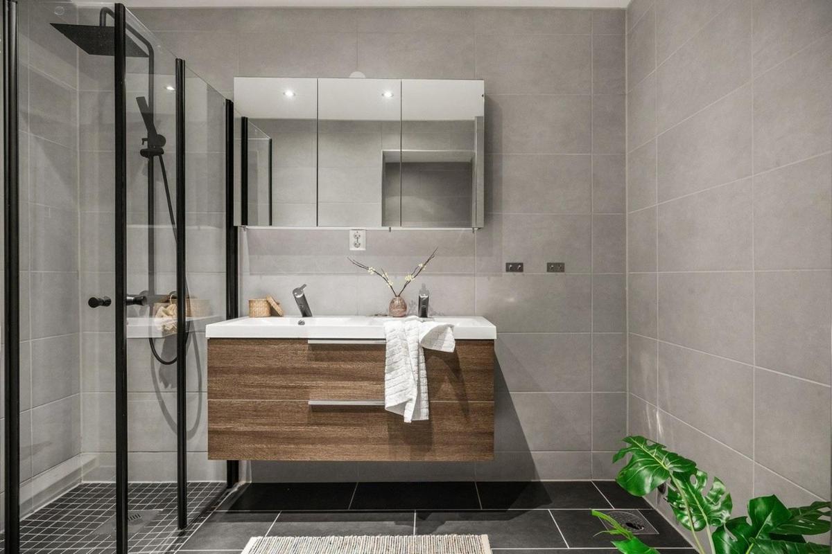 Homerentals L 120Sqm Mid-Central - King Beds - 500Mbps Wi-Fi Bergen Buitenkant foto