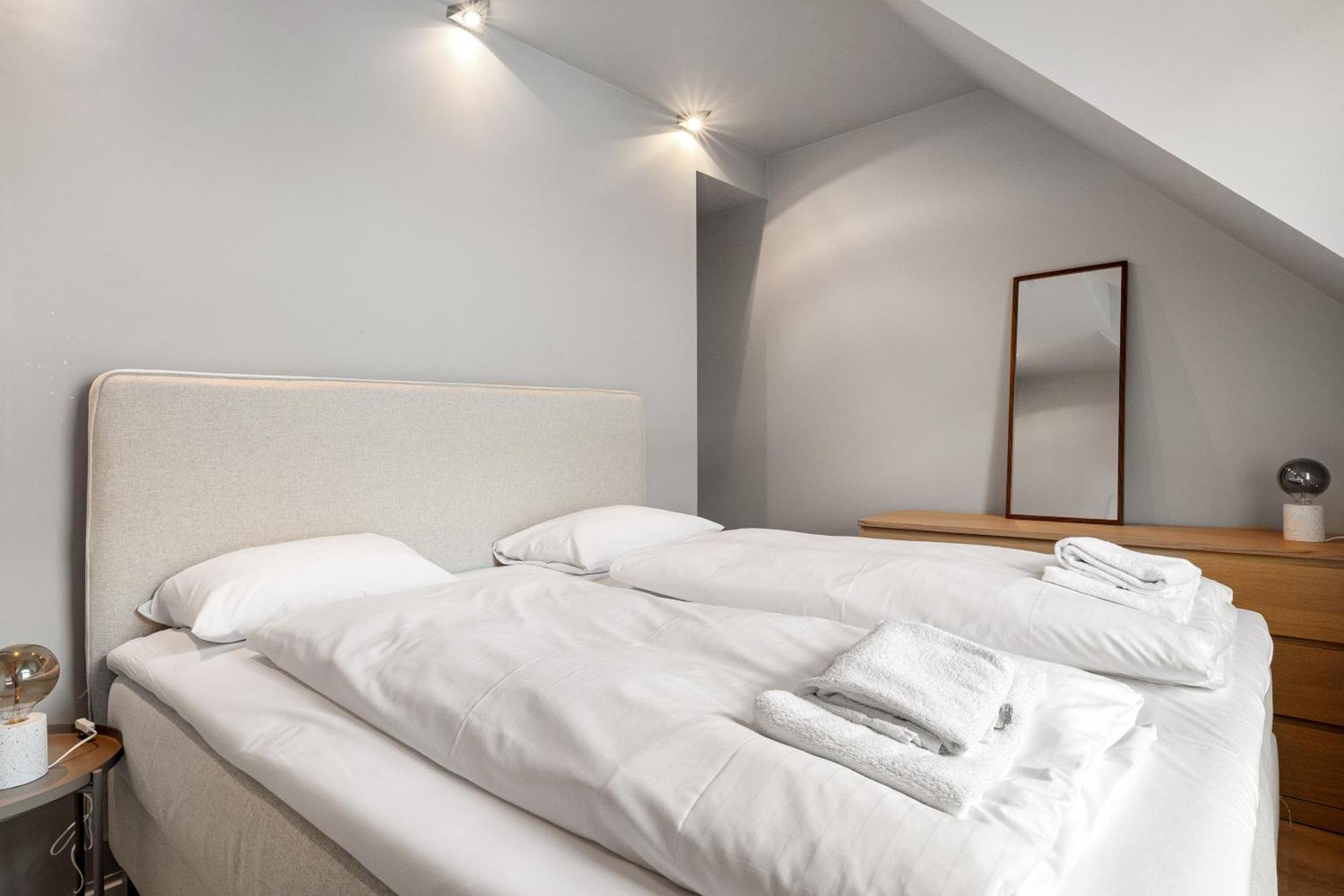 Homerentals L 120Sqm Mid-Central - King Beds - 500Mbps Wi-Fi Bergen Buitenkant foto